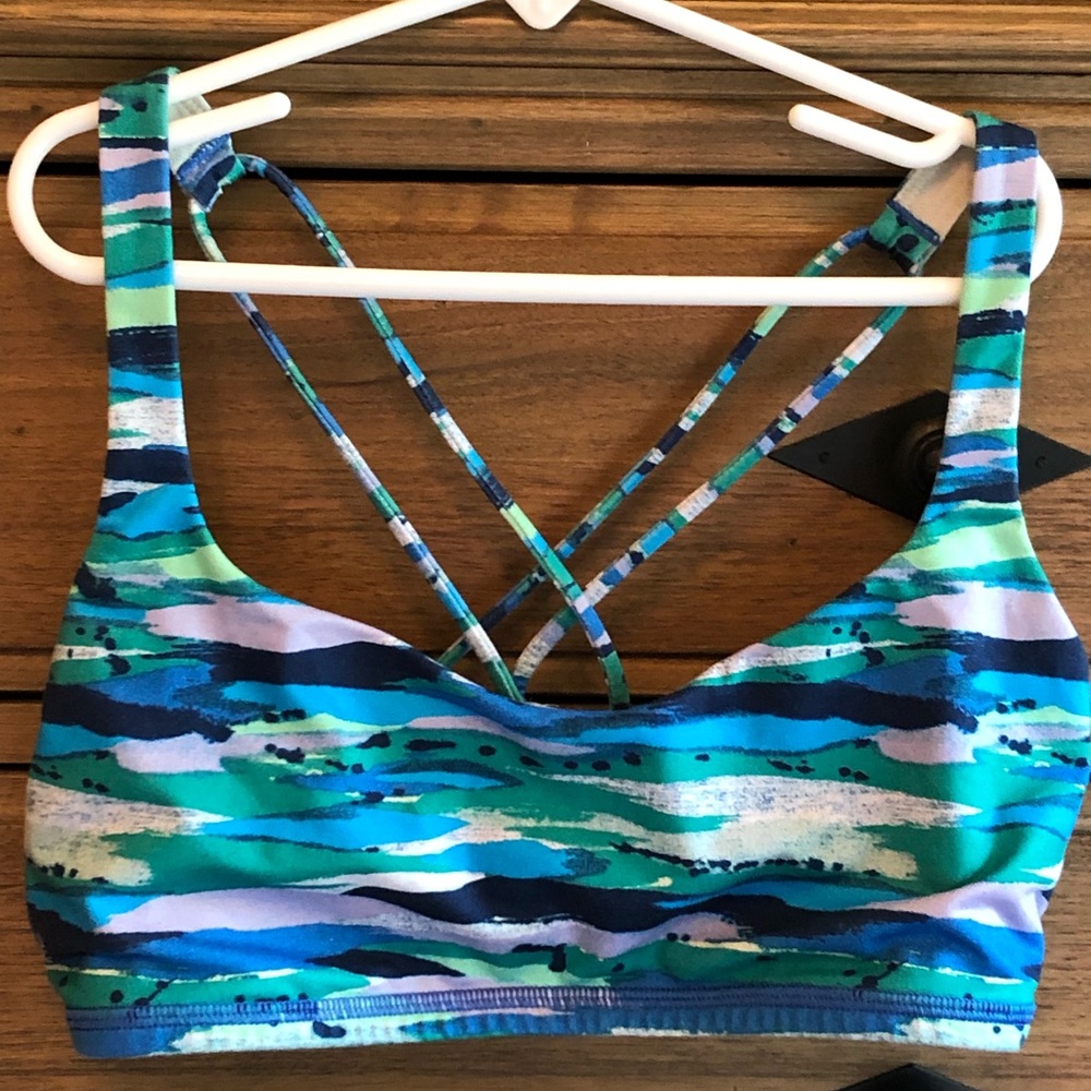 Lululemon/ Free To Be Bra/ Size 8